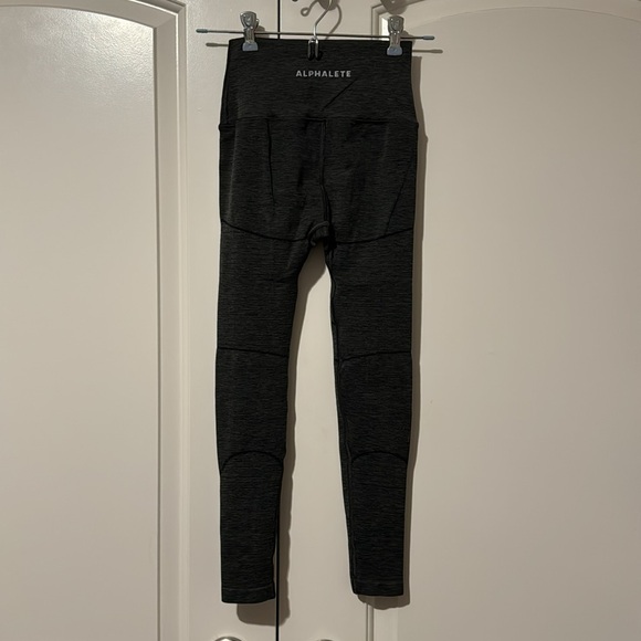 Alphalete Dark Gray Leggings Size Small FLAWED - Picture 2 of 5